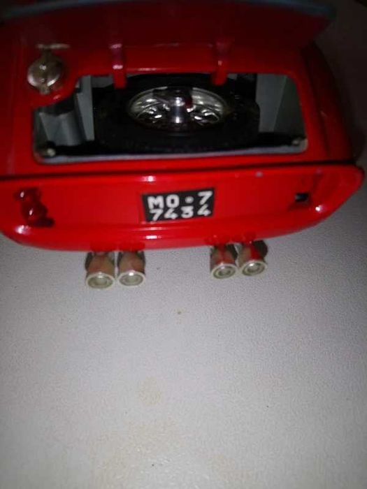 Miniatura Ferrari GTO