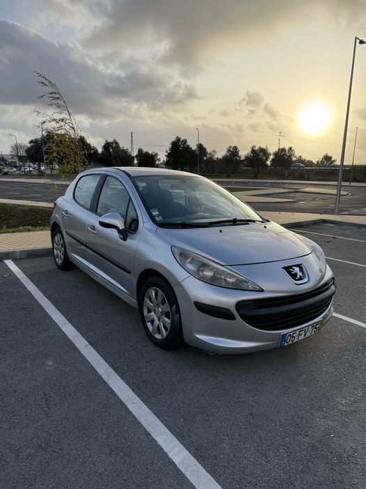 Peugeot 207 1.4 HDi como novo