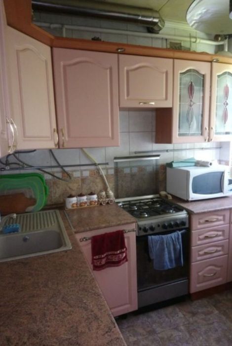 Продам двокімнатну квартиру в центрі Василькові