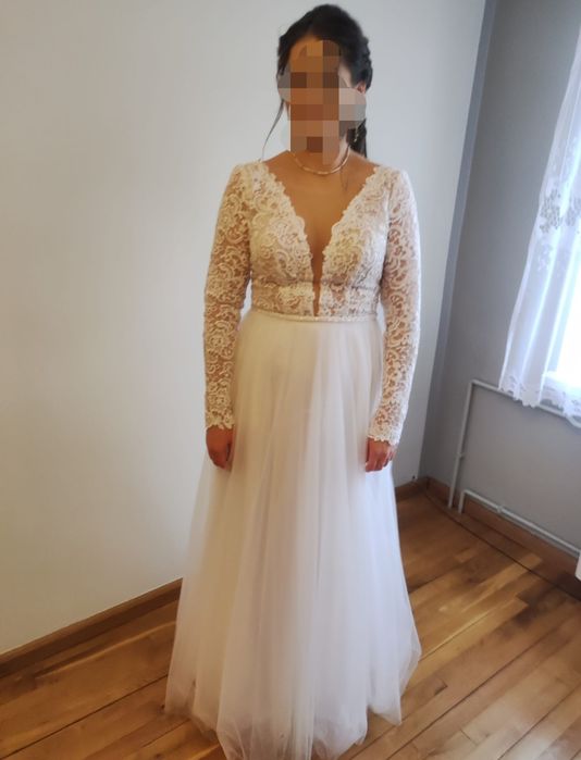 Suknia ślubna z długim rękawem z gipiurą/koronką i tiulem z brokatem