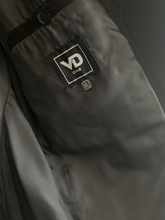 Осіннє чоловіче пальто від VD one розміру XL