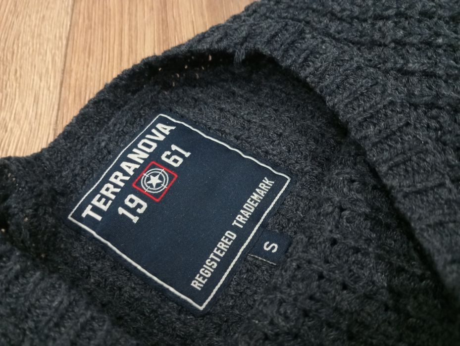Sweter akryl Terranova S