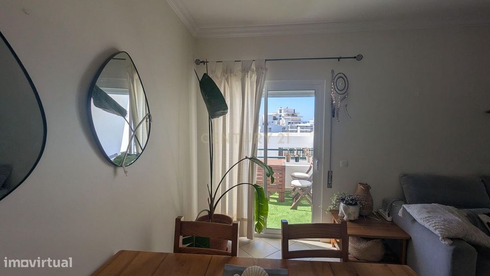 Apartamento T2 para Arrendamento em Quarteira | 1.450 €/mês | A 5 Minu