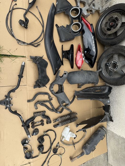 Yamaha xmax 125 koło lampa łącznik tłumik lusterko owiewka tarcz