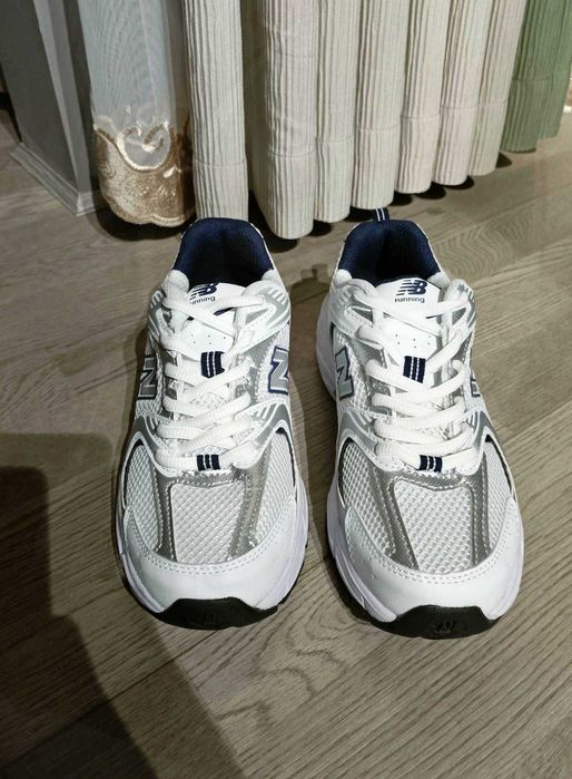 Białe tenisówki New Balance 530 w rozmiarze 37