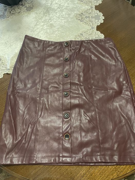 Шкіряна спідниця
