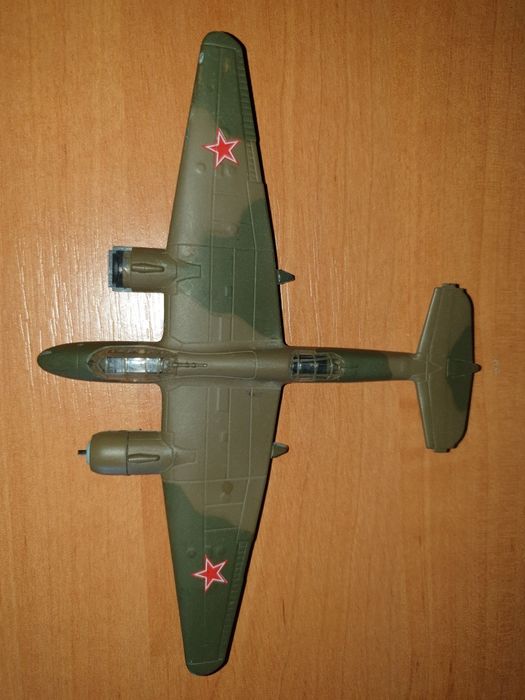 Самолёт металический