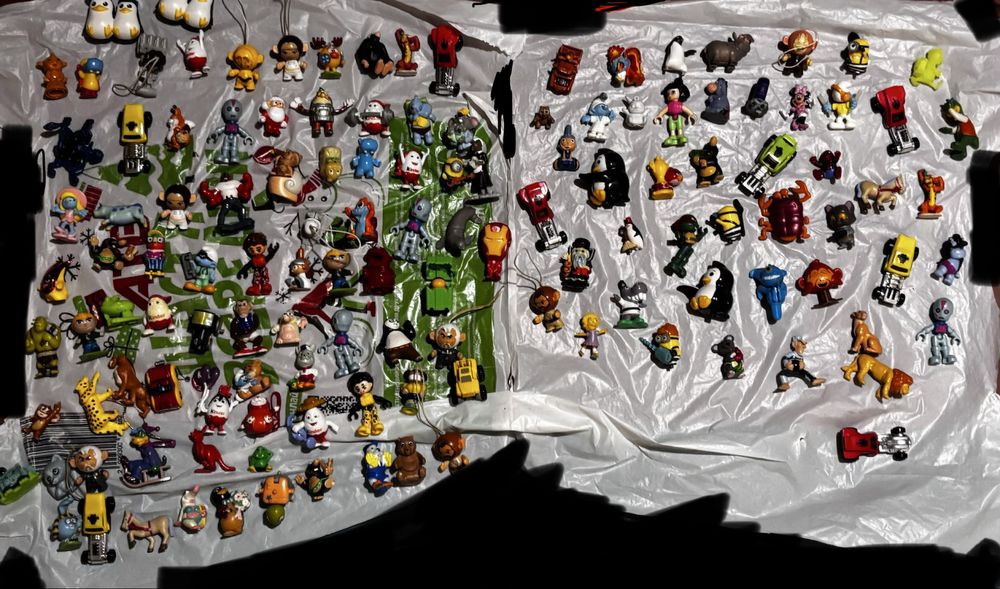 Мега-лот іграшок: Колекційні Kinder 90-х