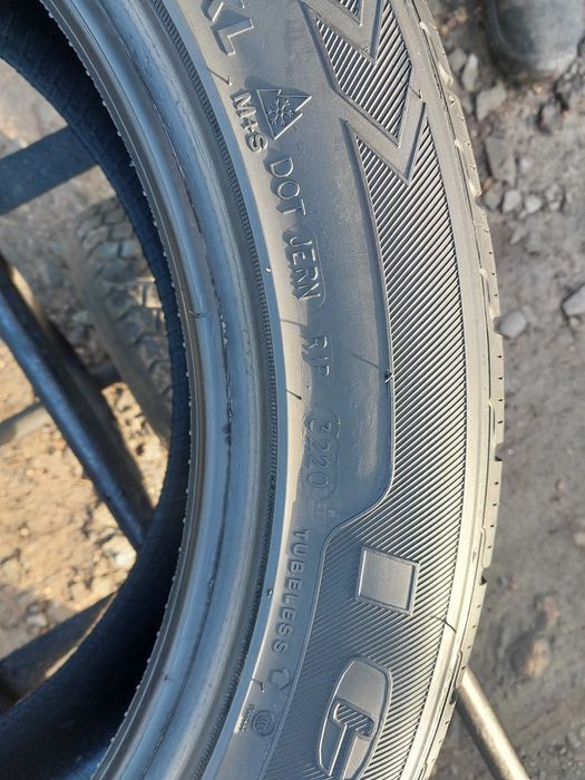 Opony zimowe 235.50.18