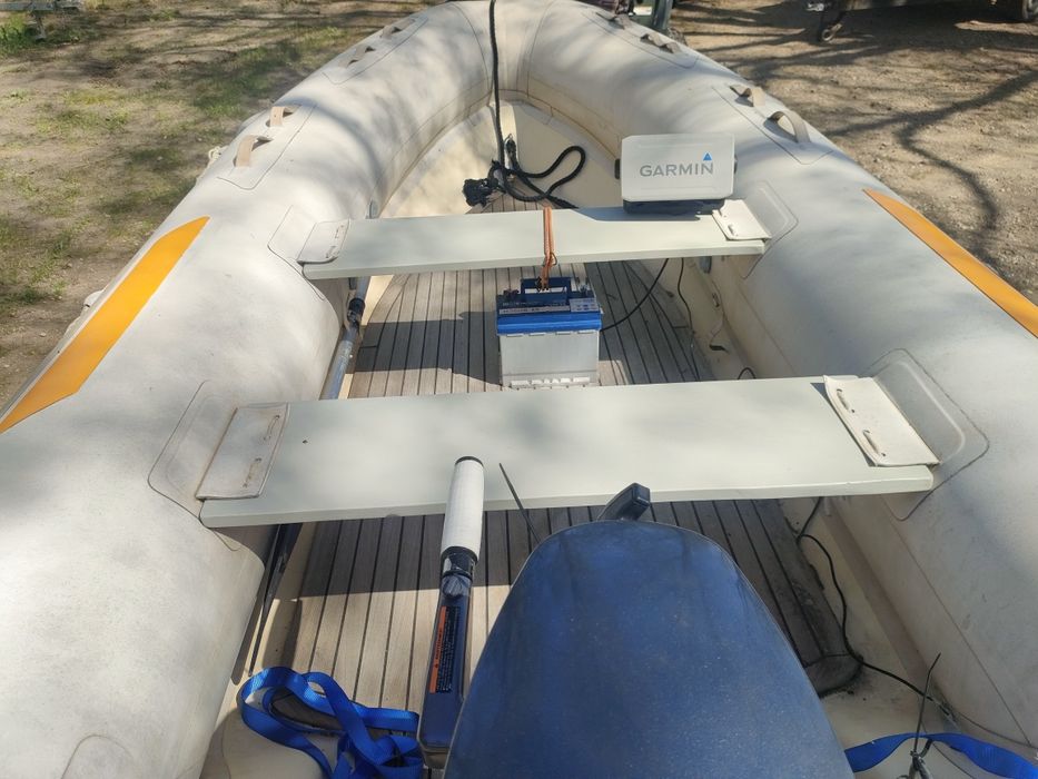 Ponton hybryda z silnikiem Yamaha 5K