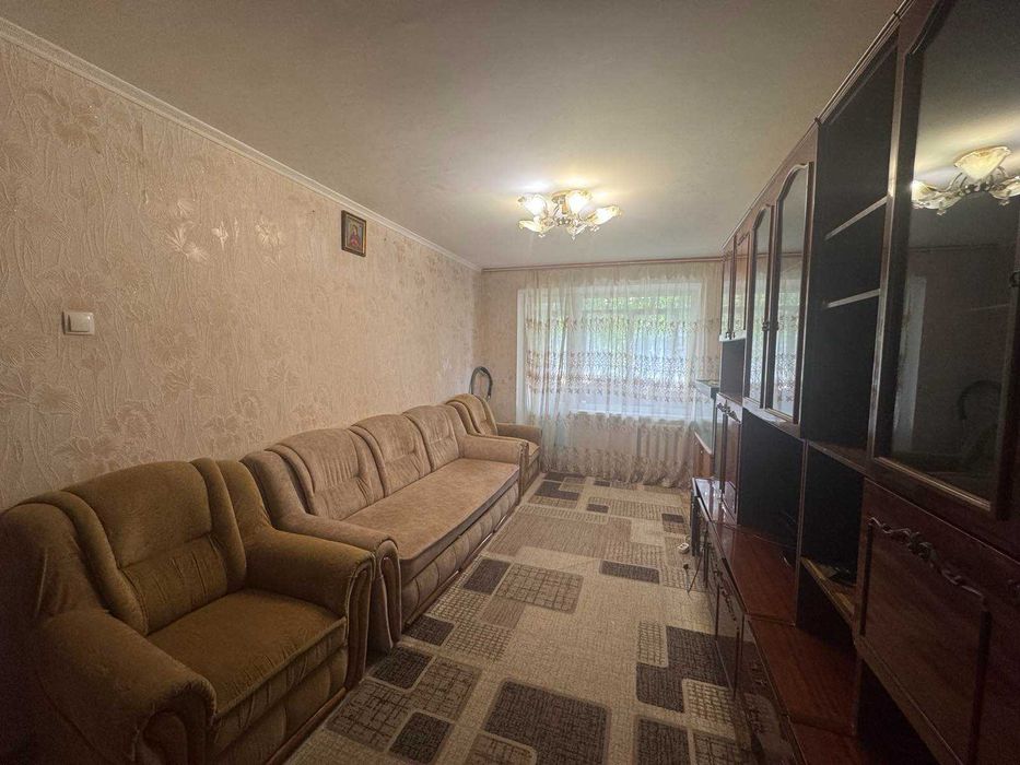 Продаю 3 комнатную квартиру на пр Корабелов 4  и1