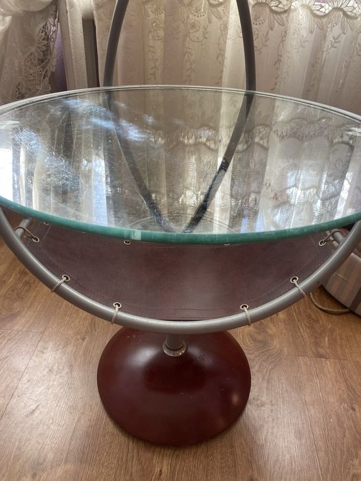 Стекляный столик