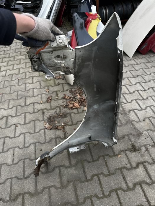 Błotnik Audi A4B5 Prawy przód Lift A4 B5 FL