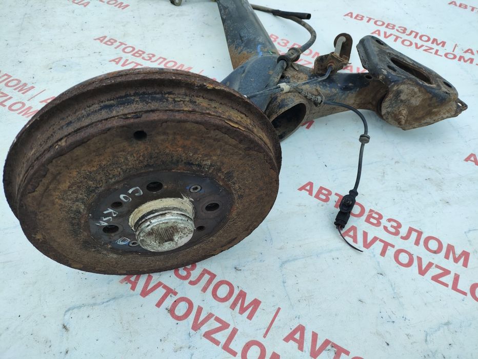 Opel Corsa D 2006-2012 задня балка комплектна