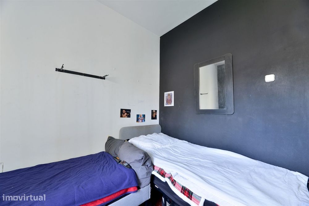 Apartamento T2 para remodelar em Porto Salvo, Oeiras