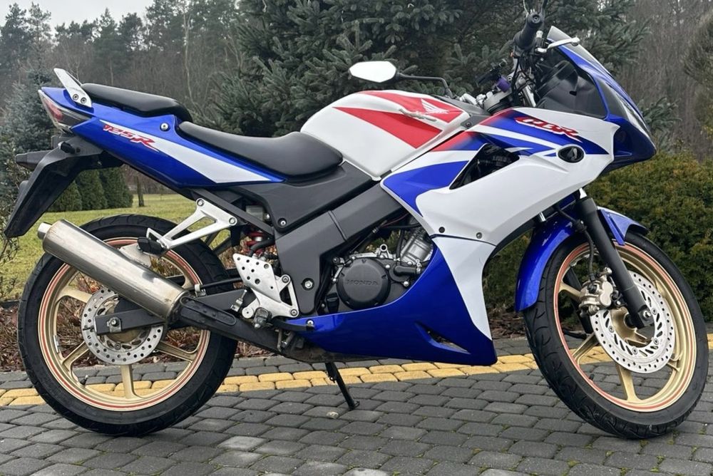 Motocykl Honda CBR 125 JC39 2010 r.