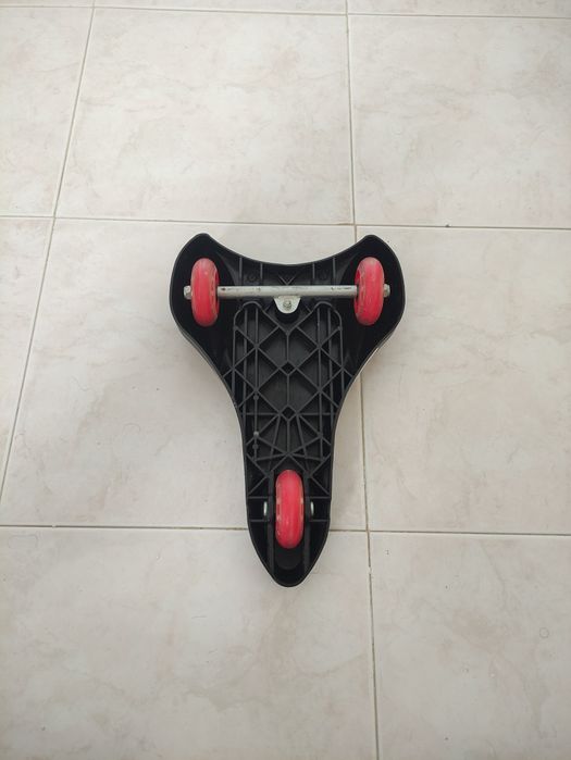 Skate 3 Rodas Preto