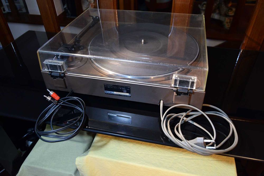 Gira Discos Sharp