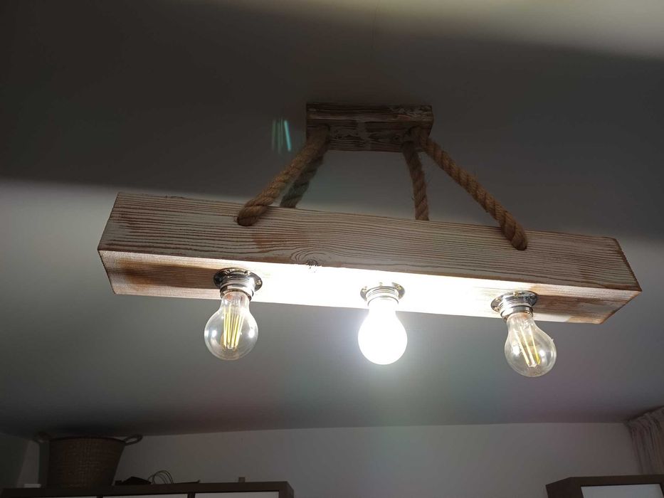 Drewniana lampa wisząca