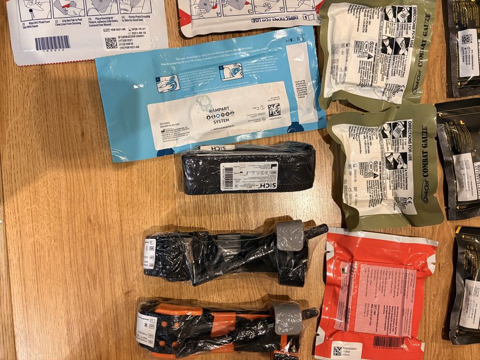 Оклюзійки, турнікети, гемостатики, бандажі