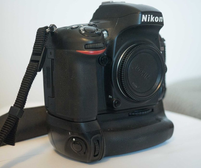 Nikon D600 +grip, Lampa błyskowa, Nikkor 1.8D
