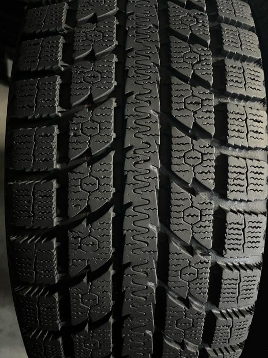 255/65/18 R18 Toyo Observe GSI-5 4шт зима