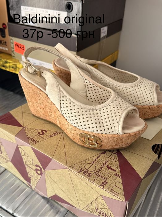 Брендове жіноче взуття 37 розмір