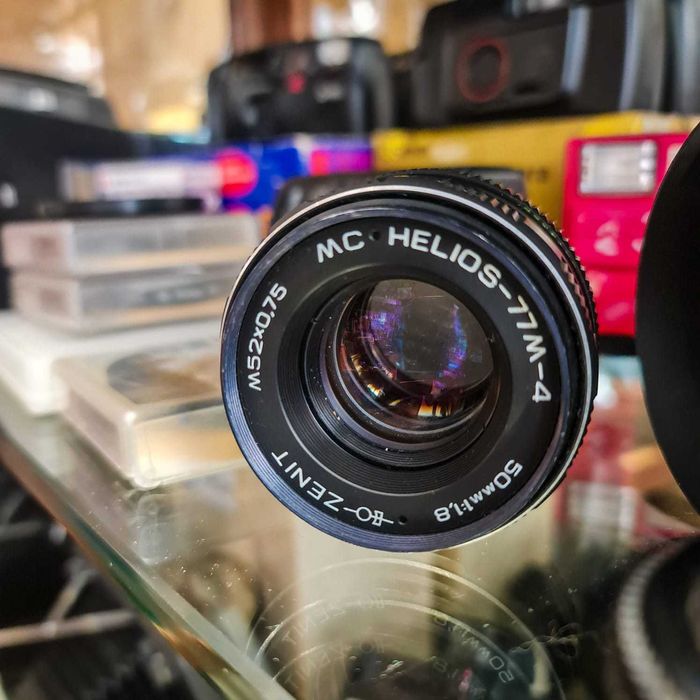 Objetiva Helios-77M-4 50mm f/1.8 – Rosca M42 – USSR / Zenit