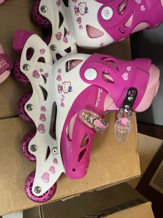 Patins de crianca com proteções para joelhos e cotovelos