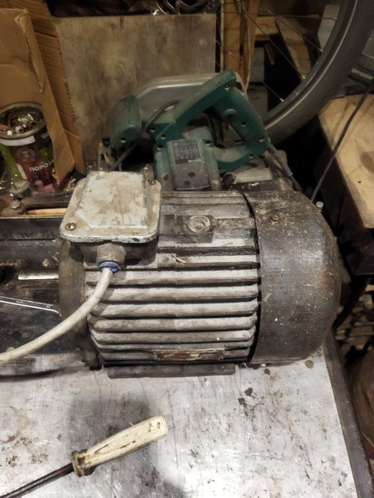 Продам електродвигун 5.5 кіловат