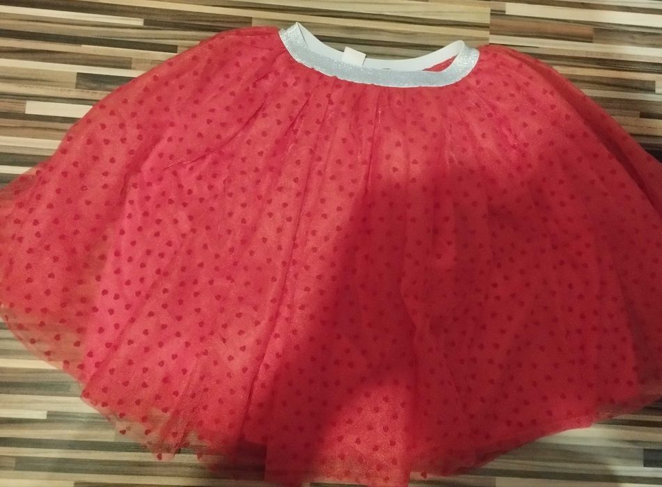 Spódnica tiulowa dla dziewczynki w rozmiarze 140