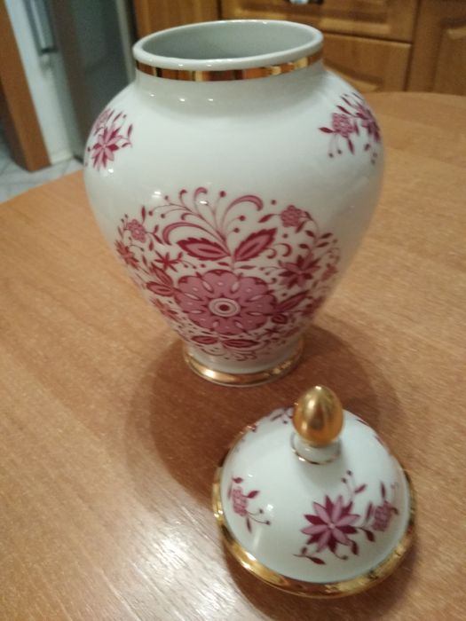 Piękny pojemnik wazon porcelana Sygnatura