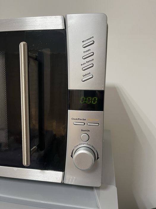 Микроволновая печь ETNA Model-ESM133RVS