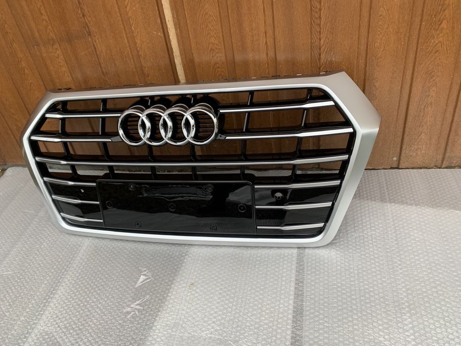 Решітка бампера Audi Q5 80A решетка радіатора ауді гриль ауди