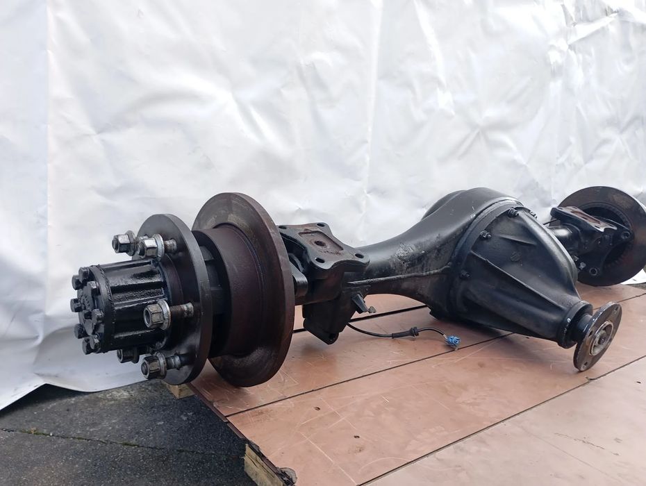 Eixo traseiro discos NISSAN NT400 Cabstar Chassis (F24F)