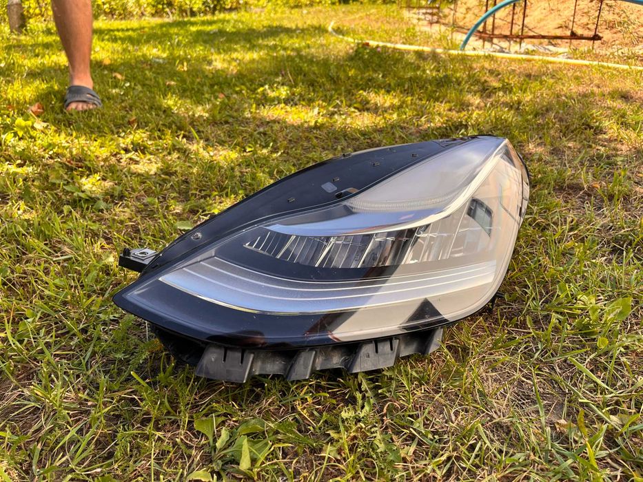Фара ліва Tesla Y Led