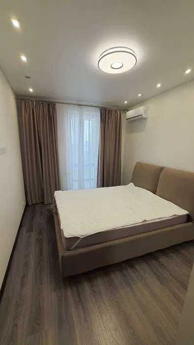 Сдам 2 комнатную квартиру посуточно!! Елизаветинская, метро Гагарина!