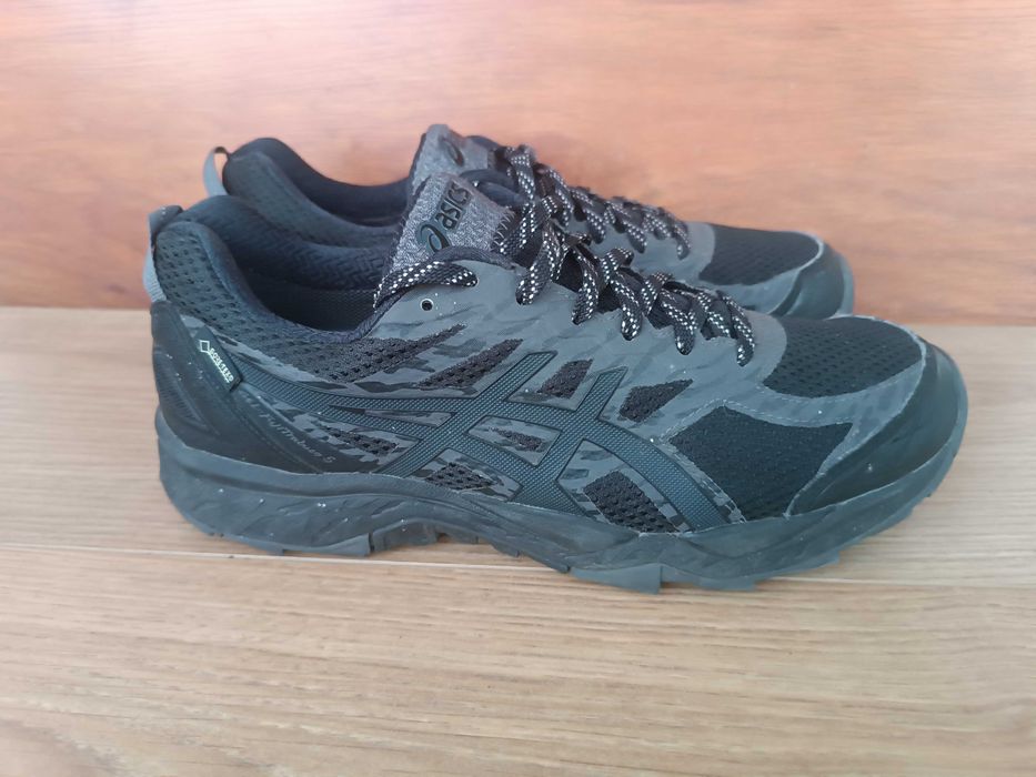 Кроссовки осень Asics gel fujitabuko gore tex 42 размер 27 см