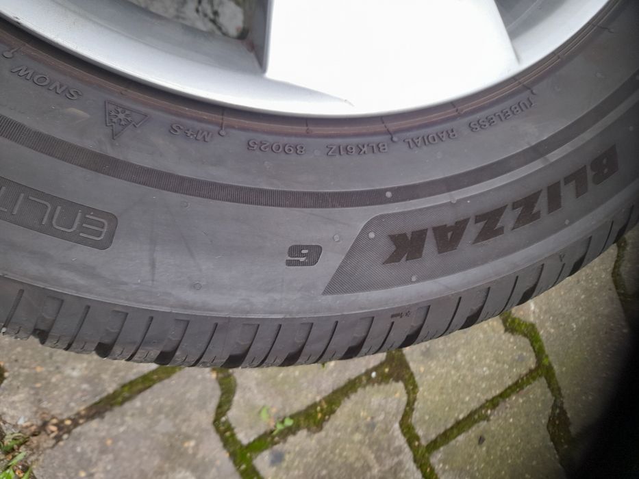 Opony zimowe 215/65r17  bridgestone  komplet  2022r