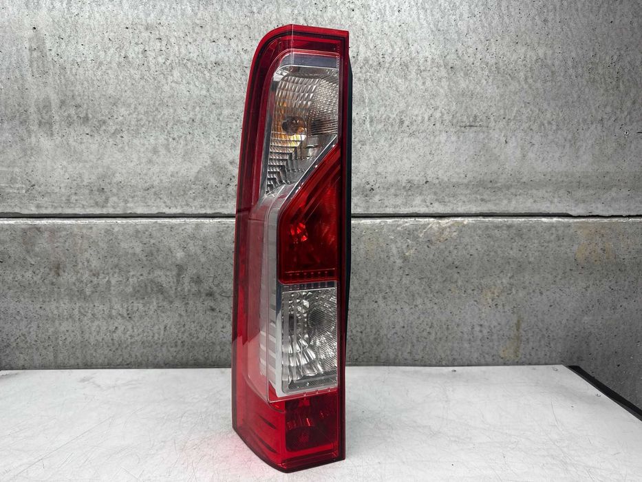 Farolim traseiro esquerdo Renault Master (2012)