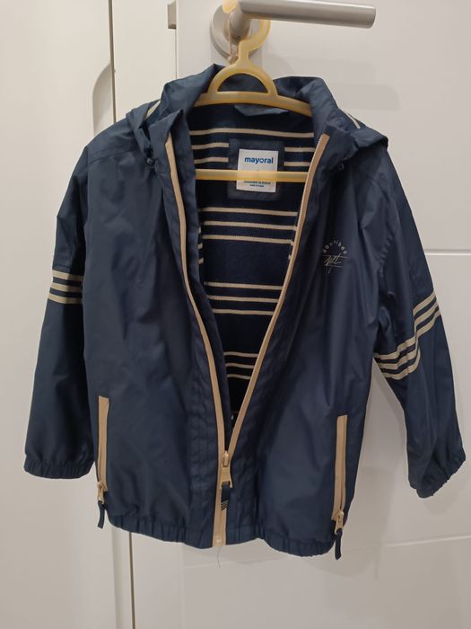 Casaco de menino da Mayoral, tamanho 6 anos