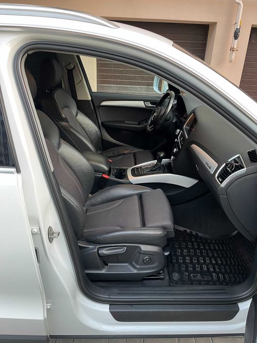 AUDI Q5 офіційний, без пошкоджень