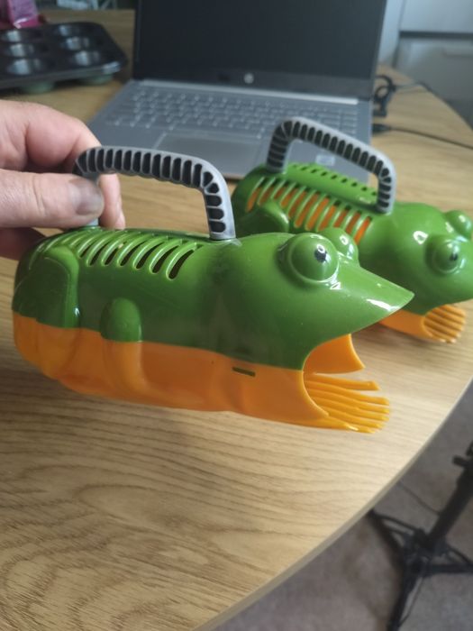 Zbieraczka do jagód plastikowa dla dzieci żabka