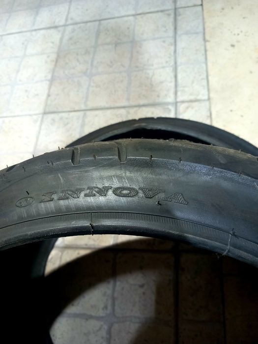 Vendo 2 pneus de mota