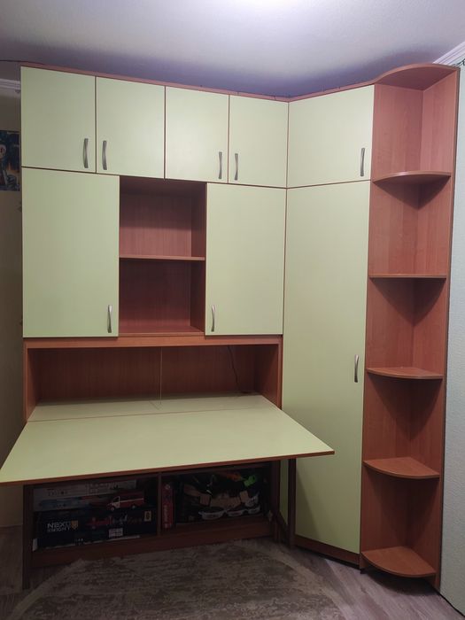 Продам стінку в дитячу або спальню