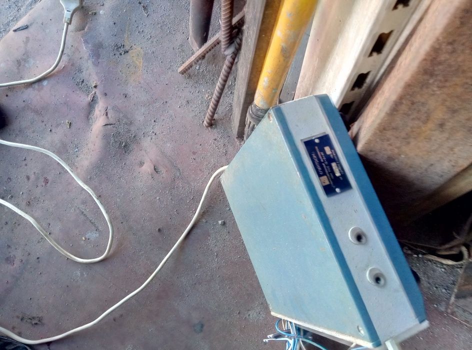 Стабилизированый выпрямитель 12 вольт