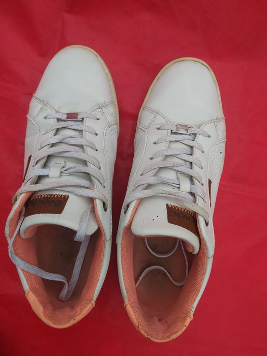 Bench. Оригинальние кожа ,42.5-розм.