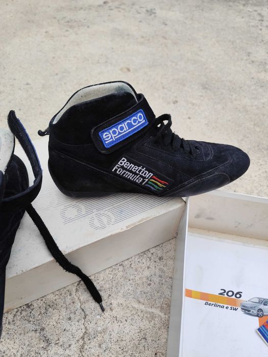 Sapatilhas/botas de competição da conceituada marca Sparco