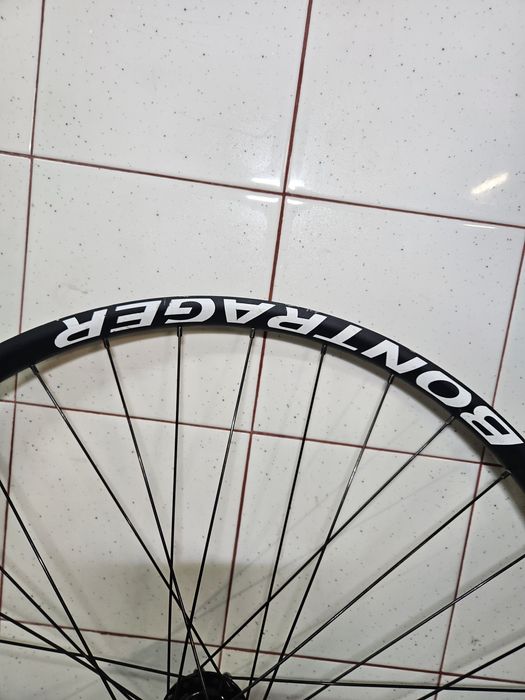 Roda frontal DH 29 20mm bontrager