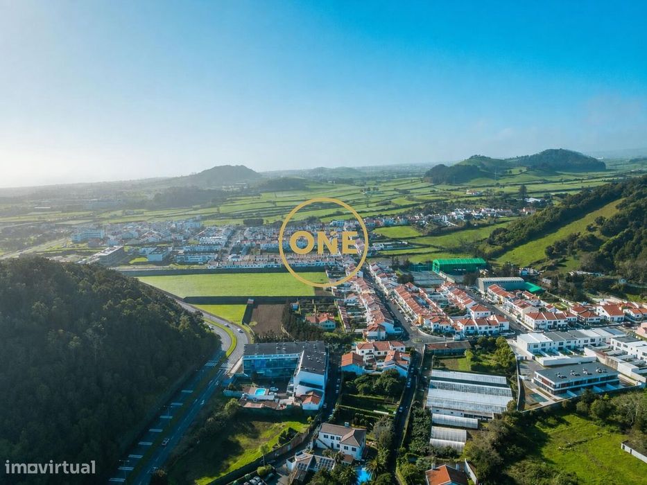 Terreno p/construção até 3 pisos